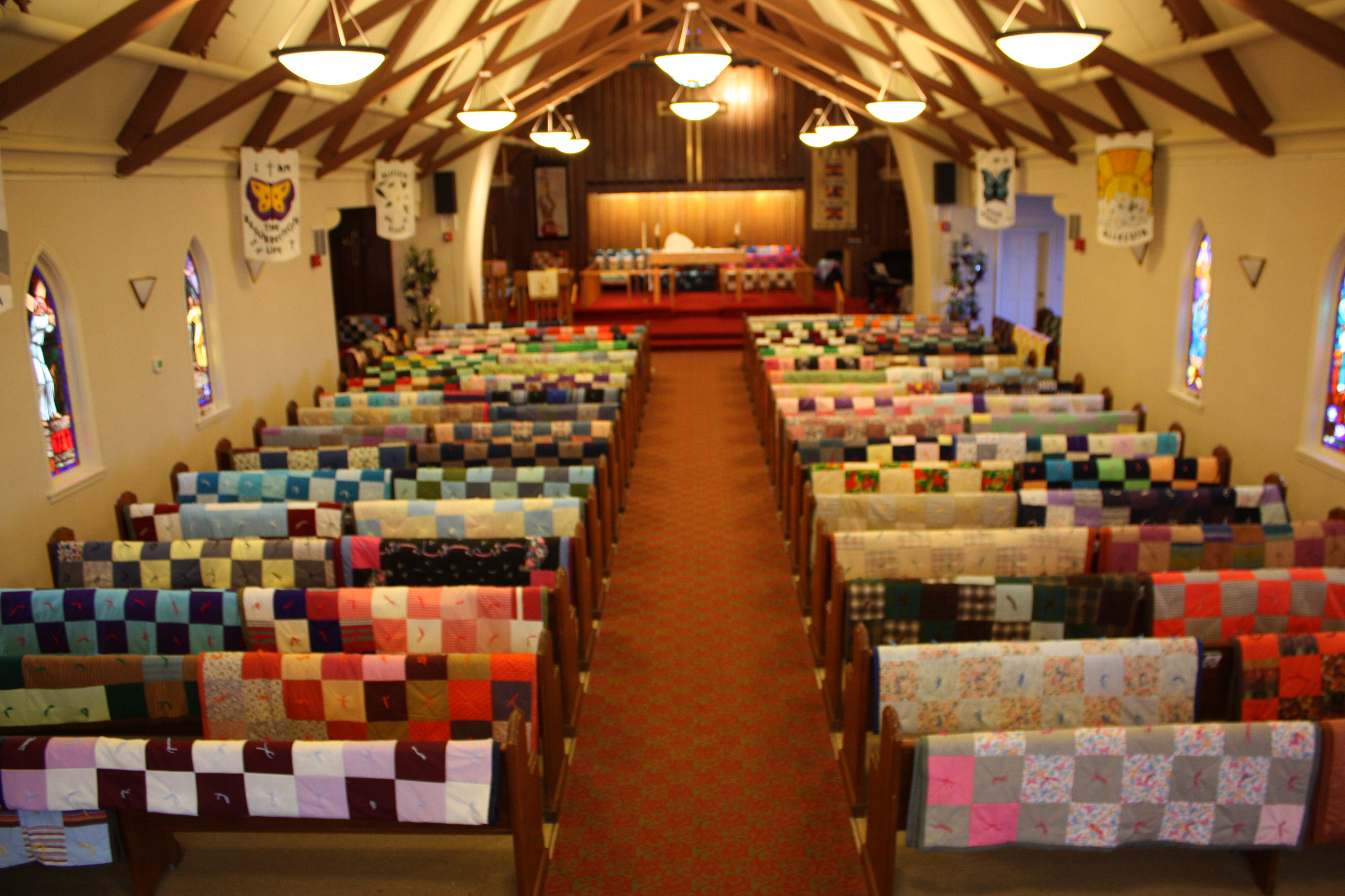 images/stories/HeaderImages/Frame2/Zion_in_quilts_above.JPG